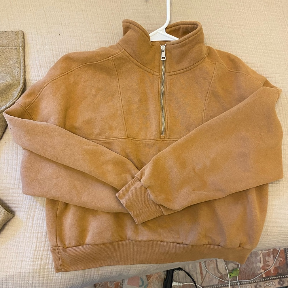 Abercrombie cropped sweatshirt 1/4 zip tan sz. M
